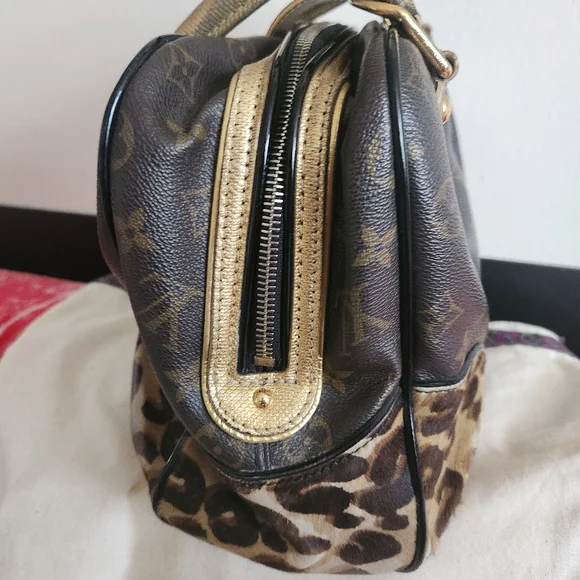 Limited edition Leopard Adele Louis Vuitton handbag.Strap included and D… - Picture 8 of 17